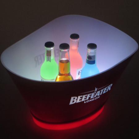 benna portafrigeratore a led con logo svuotato 